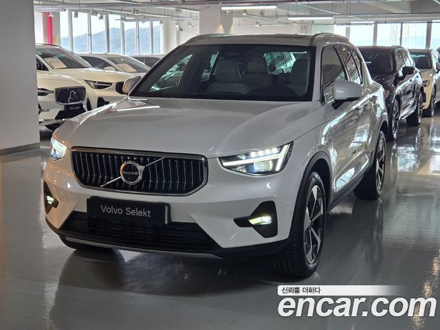 Volvo XC40 2026