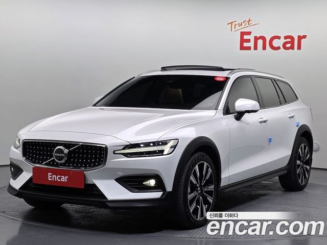 Volvo V60 2023