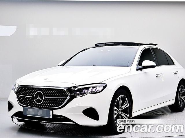 Mercedes-Benz E-Class 2024