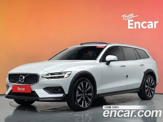 Volvo V60 2022