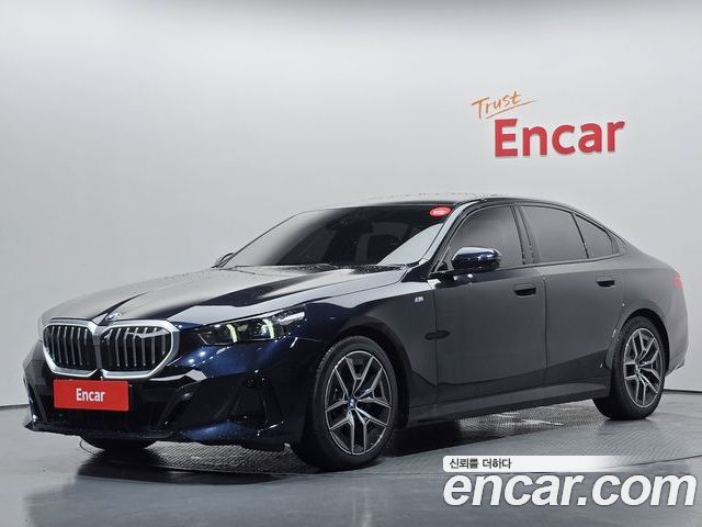 BMW 5 Series 2025 — фото 1