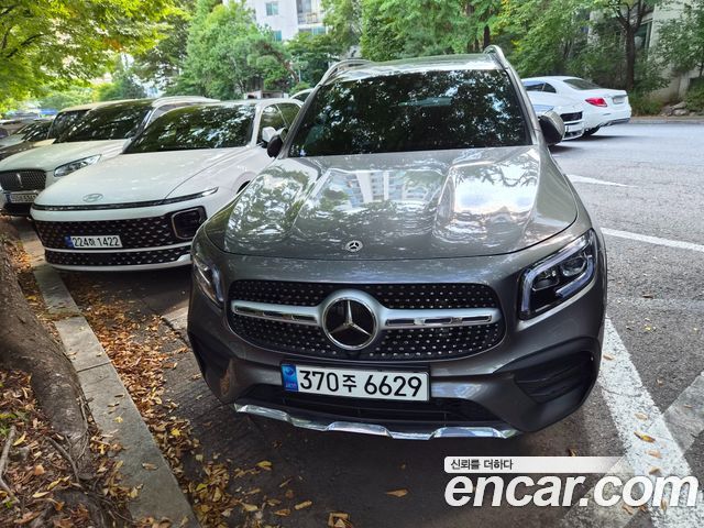 Mercedes-Benz GLB 2023