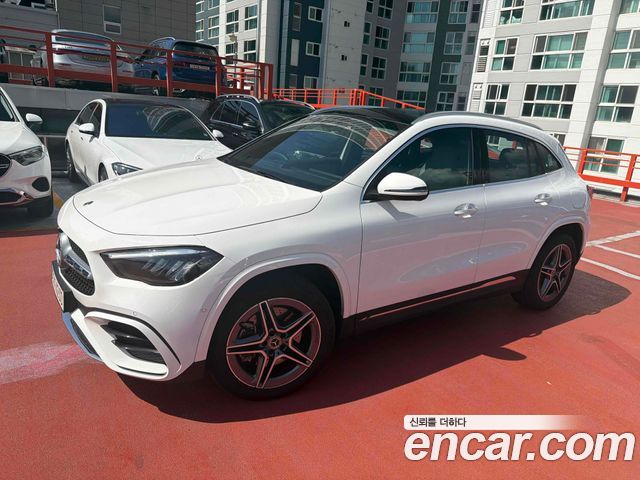 Mercedes-Benz GLA 2025