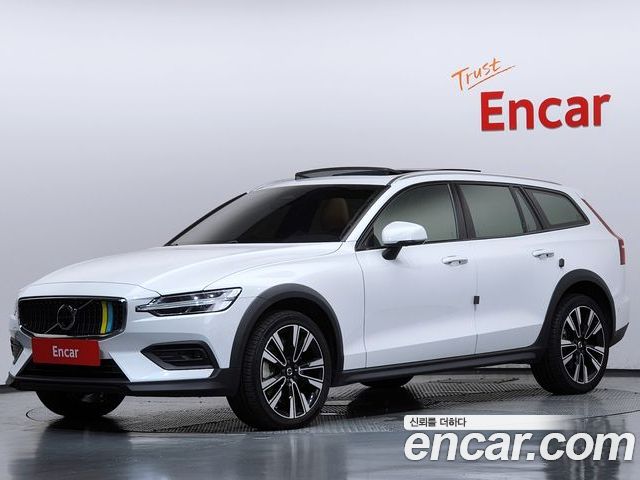 Volvo V60 2024