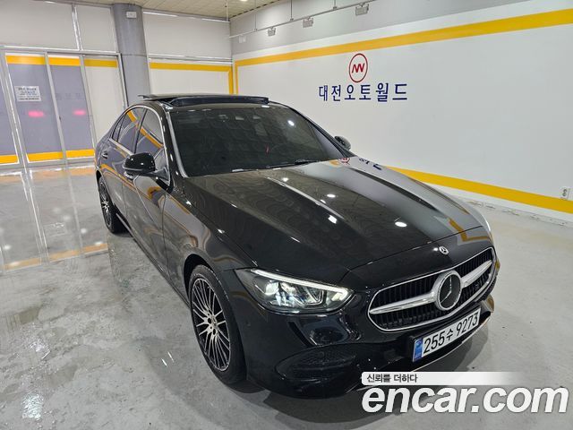 Mercedes-Benz C-Class 2024