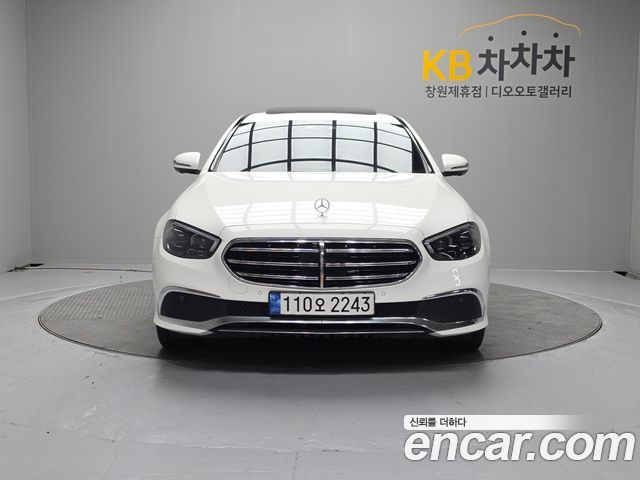 Mercedes-Benz E-Class 2022