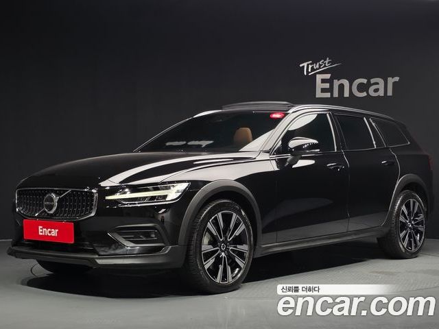 Volvo V60 2023