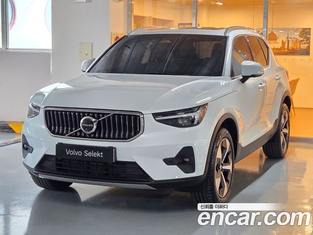 Volvo XC40 2026