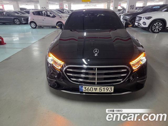Mercedes-Benz E-Class 2024