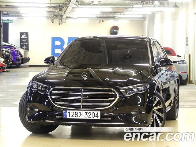 Mercedes-Benz E-Class 2024