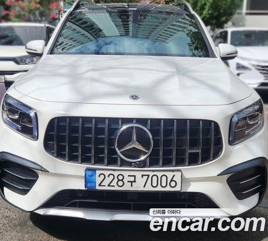 Mercedes-Benz GLB 2023