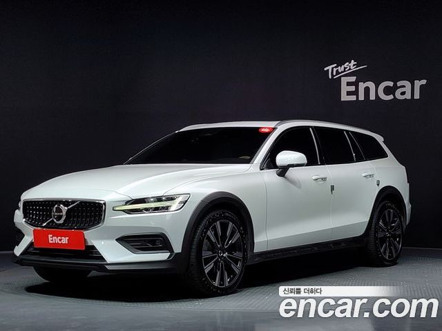 Volvo V60 2023
