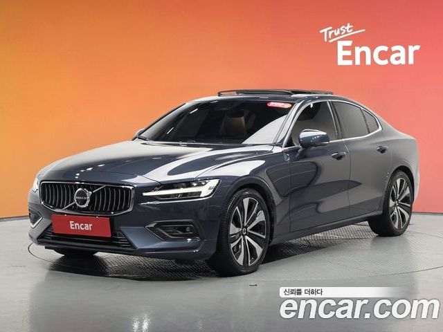 Volvo S60 2023