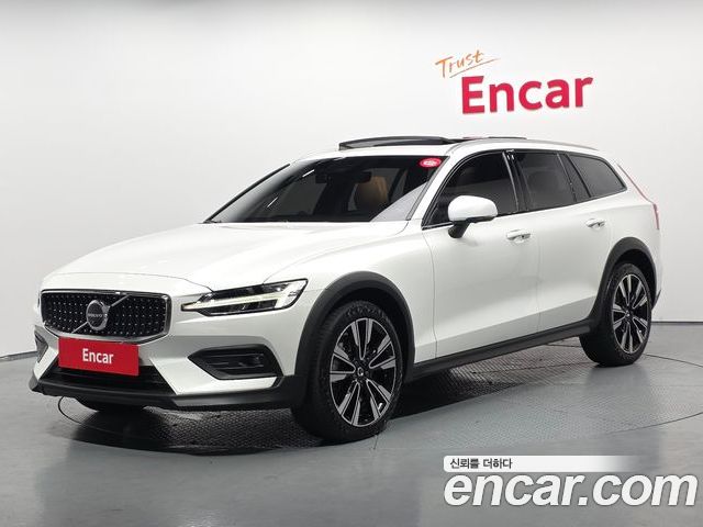 Volvo V60 2023