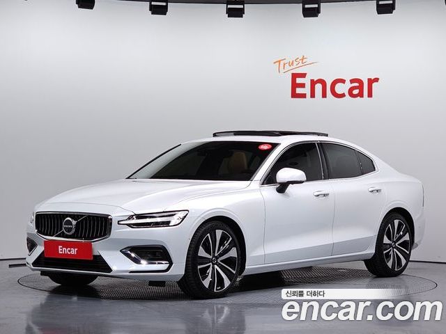 Volvo S60 2025